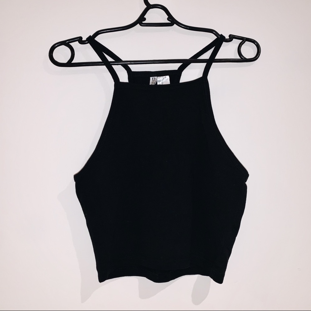 h&m black halter cropped tank top